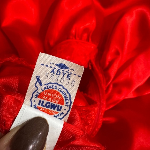Union Made ILGWU Vintage 1980s Red Lace and Satin Formal Dress Size M/L - Picture 9 of 11